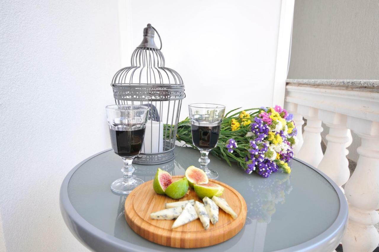 Olive Apartment