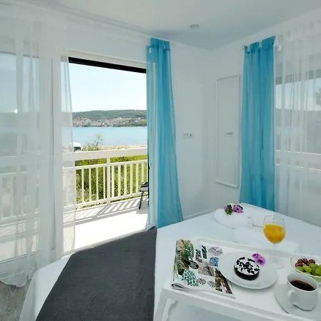 Apartmani Olive Trogir Exterior photo