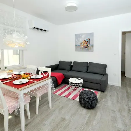 Apartmani Olive Trogir Exterior photo