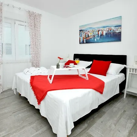 Apartmani Olive Trogir Exterior photo