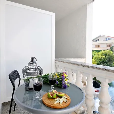 Apartmani Olive Trogir Exterior photo